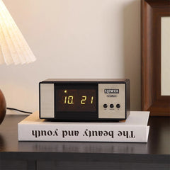 Retro Flip Clock — Silent Quartz Radio-Style Desk Clock